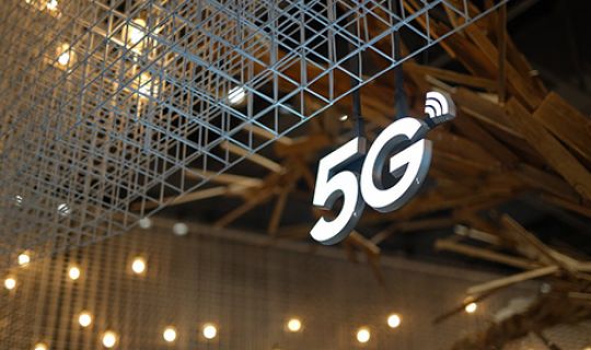 Focus on the future investment core track China 5G factory on the road